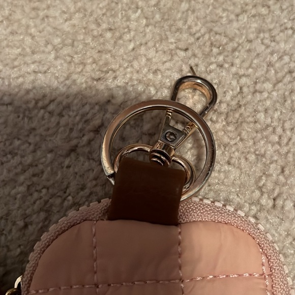 Shiraleah Logan Clip on Pouch - Picture 5 of 5